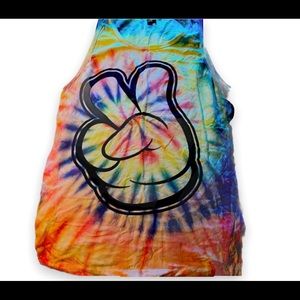 Black Matter thumbs up tie dye t shirt